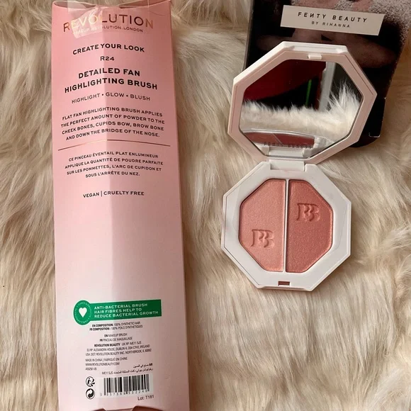 FENTY BEAUTY HIGHLIGHTER - Picture 4 of 9